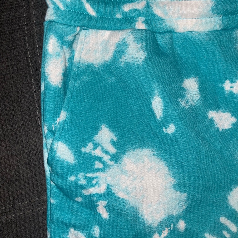 Shorts - Picture 4 of 4